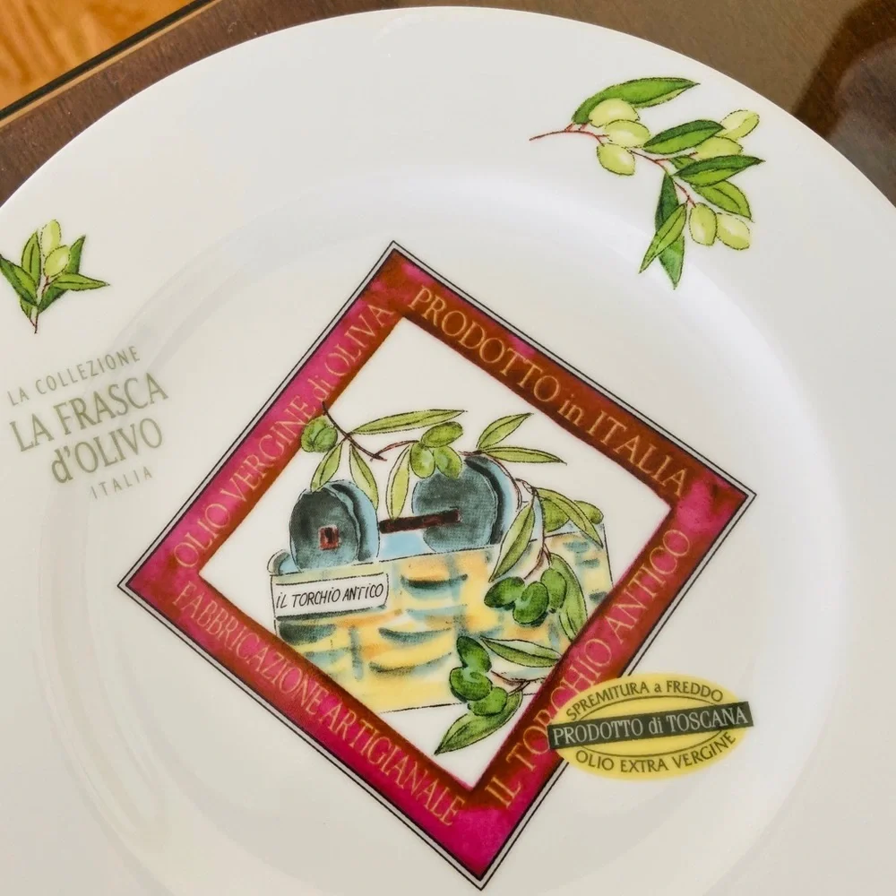 Crate and Barrel snack plates set of five 7 inch